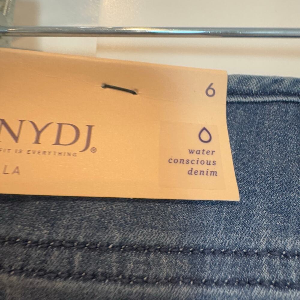 NYDJ Women's High-Rise Ella Denim Cut-Off Shorts Lavish Blue Size 6 NWT - Picture 9 of 13